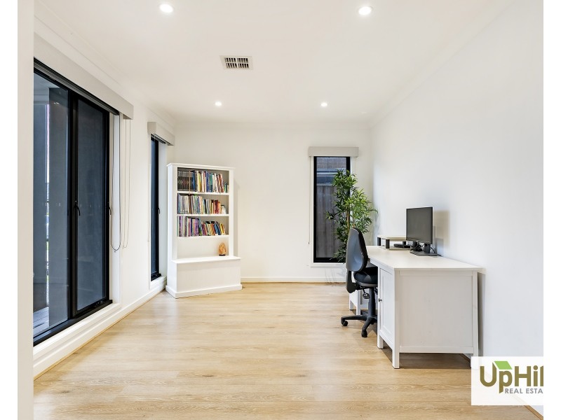 15 Emery Drive, Clyde North VIC 3978