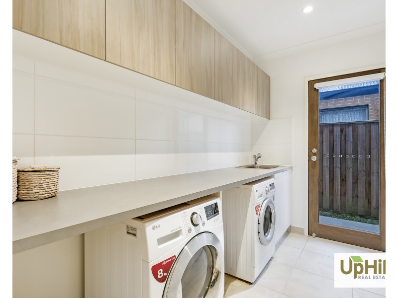 15 Emery Drive, Clyde North VIC 3978