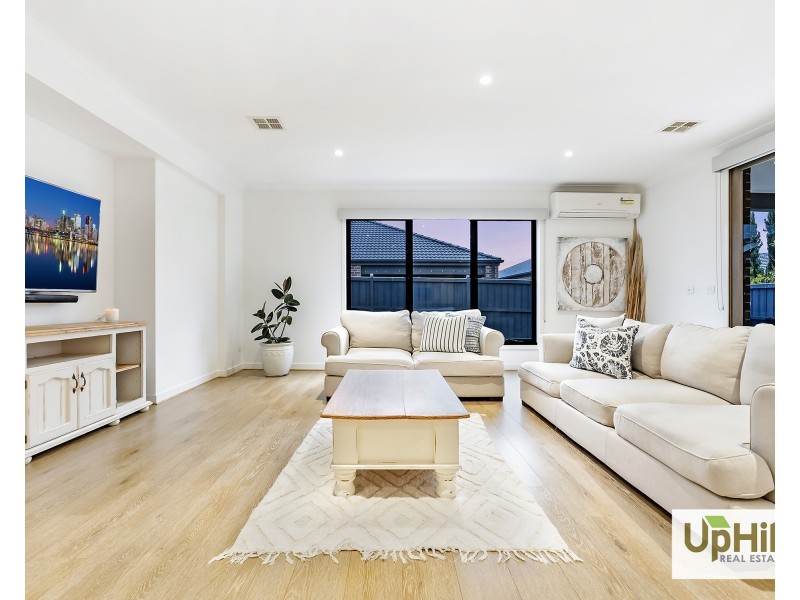 15 Emery Drive, Clyde North VIC 3978