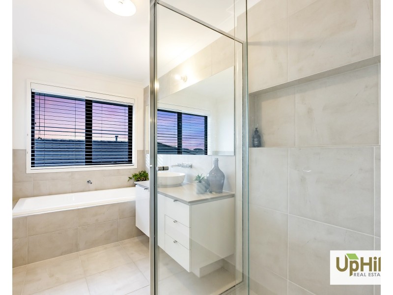 15 Emery Drive, Clyde North VIC 3978