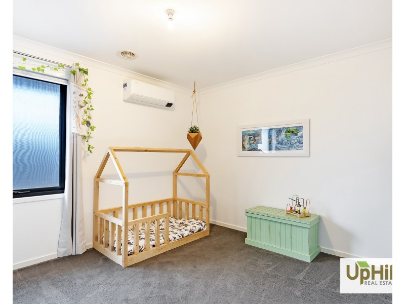 15 Emery Drive, Clyde North VIC 3978