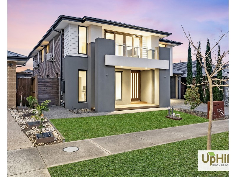 15 Emery Drive, Clyde North VIC 3978