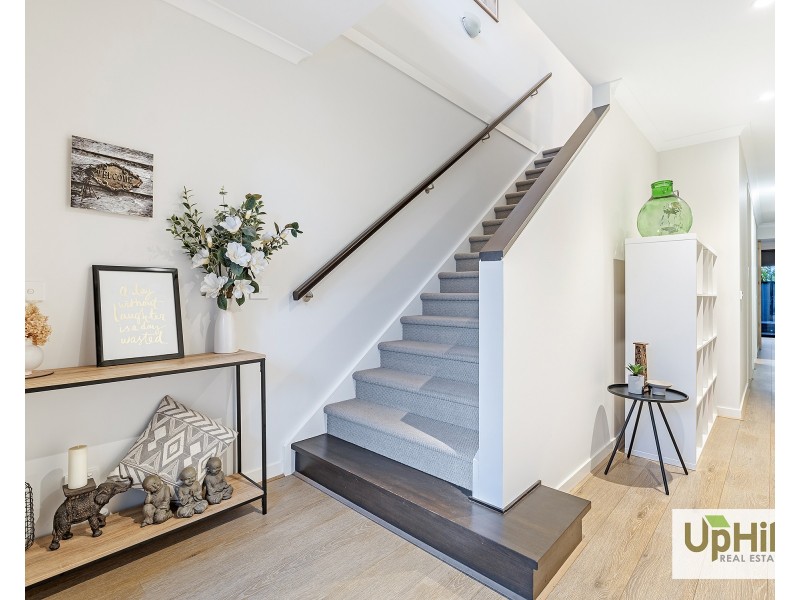 18 Revelwood Way, Clyde North VIC 3978