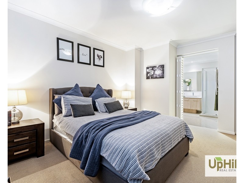 18 Revelwood Way, Clyde North VIC 3978