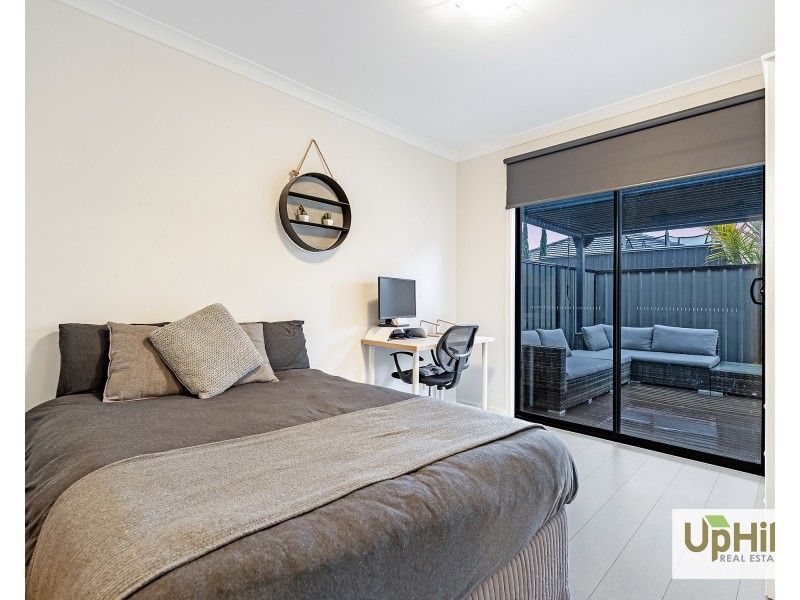 18 Revelwood Way, Clyde North VIC 3978