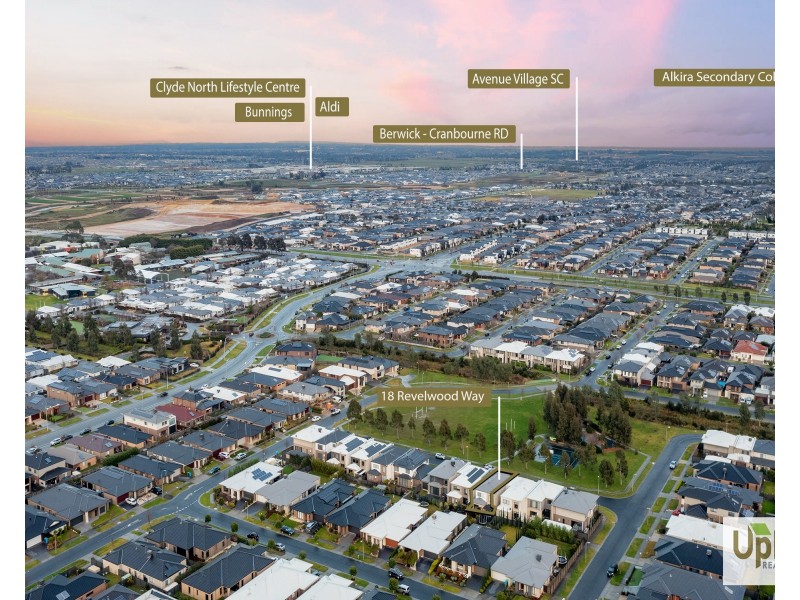 18 Revelwood Way, Clyde North VIC 3978