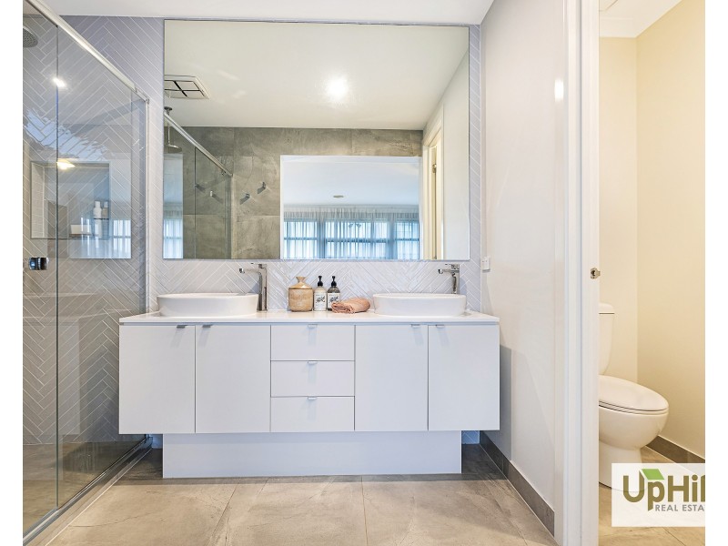 13 Picnic Avenue, Clyde North VIC 3978