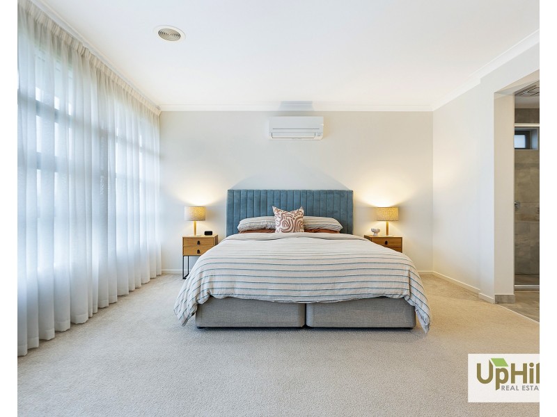 13 Picnic Avenue, Clyde North VIC 3978