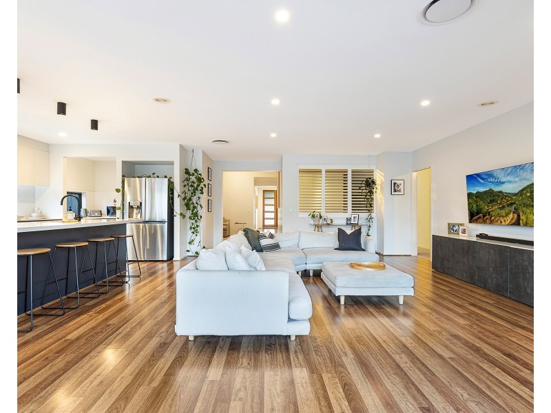 13 Picnic Avenue, Clyde North VIC 3978