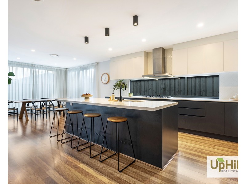 13 Picnic Avenue, Clyde North VIC 3978