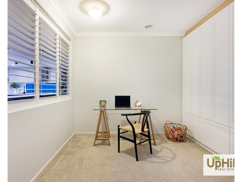 13 Picnic Avenue, Clyde North VIC 3978