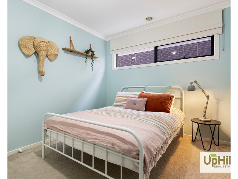 13 Picnic Avenue, Clyde North VIC 3978