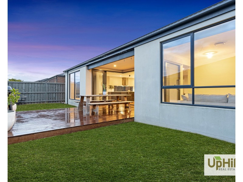 13 Picnic Avenue, Clyde North VIC 3978