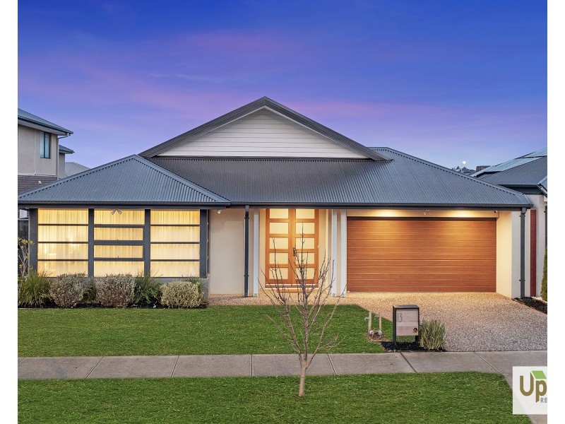 13 Picnic Avenue, Clyde North VIC 3978