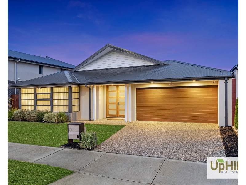 13 Picnic Avenue, Clyde North VIC 3978