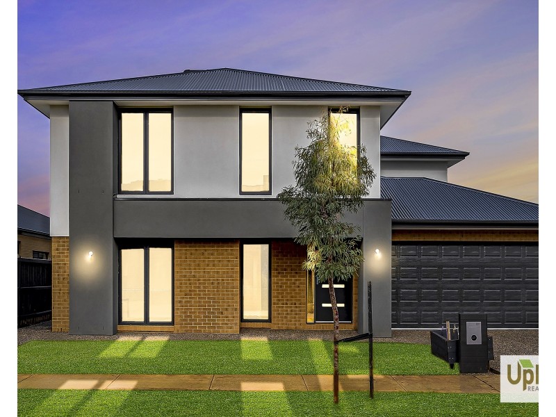 33 Inverloch Avenue, Clyde VIC 3978