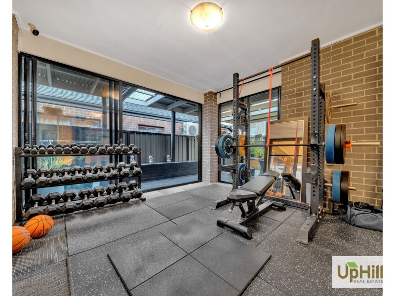 28 Bellhaven Circuit, Clyde North VIC 3978