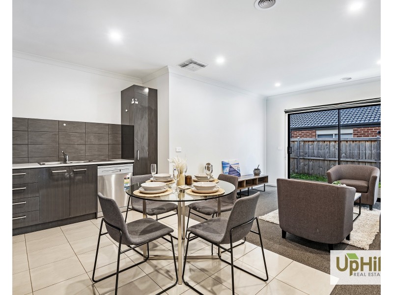 3 Ironstone Street, Cranbourne East VIC 3977