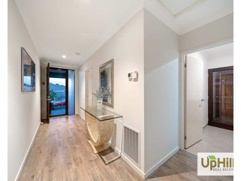 10 Everard Avenue, Clyde North VIC 3978