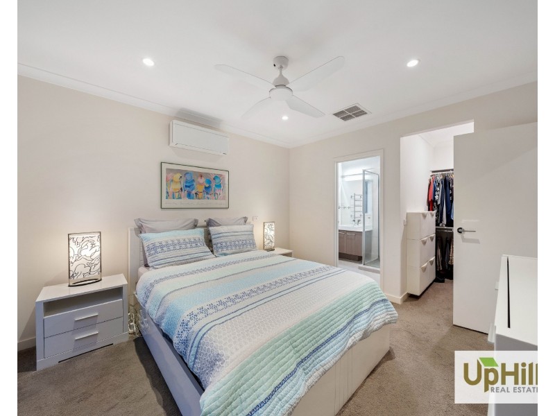 10 Everard Avenue, Clyde North VIC 3978