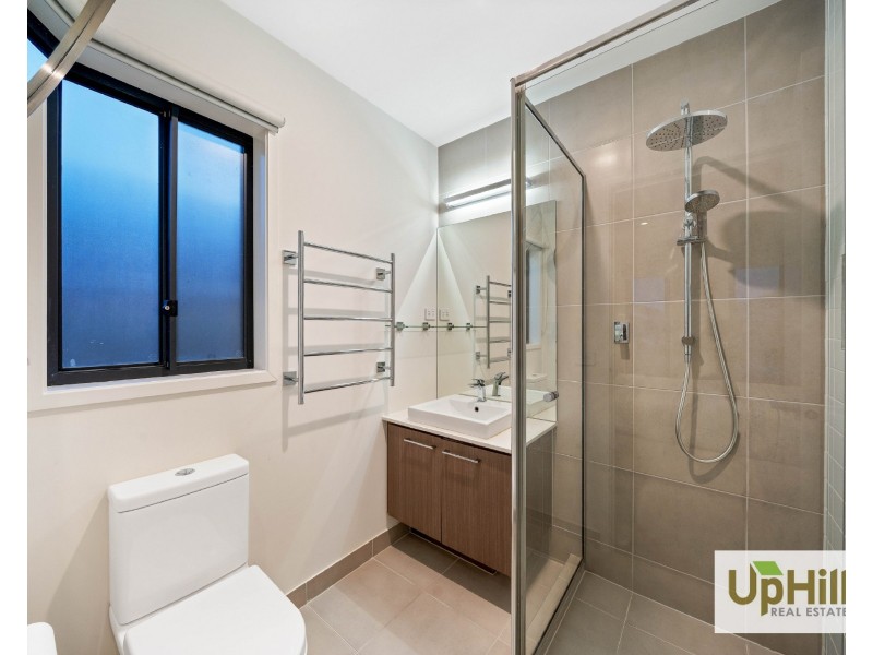 10 Everard Avenue, Clyde North VIC 3978