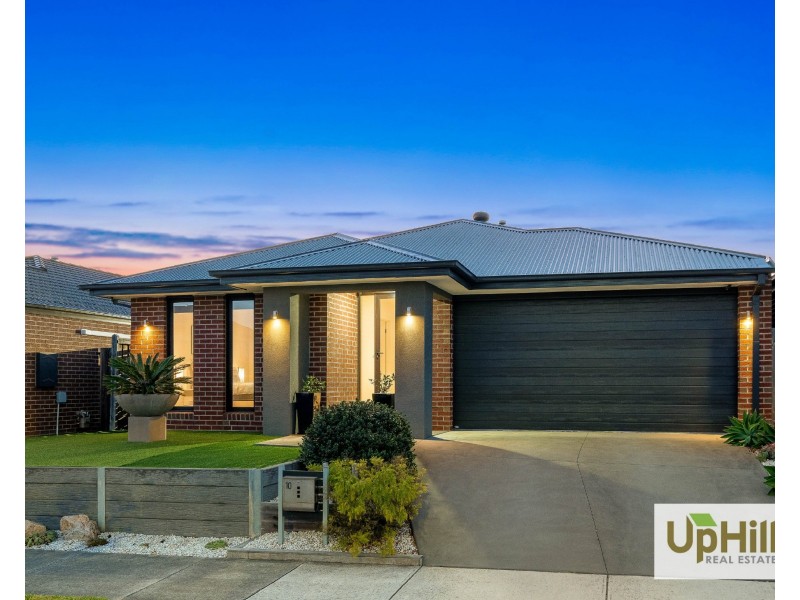 10 Everard Avenue, Clyde North VIC 3978