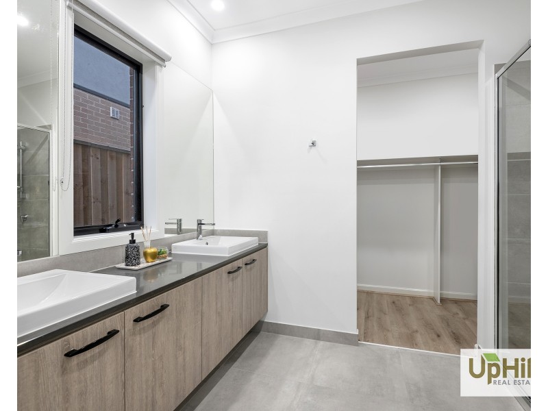 50 Generation Drive, Clyde North VIC 3978