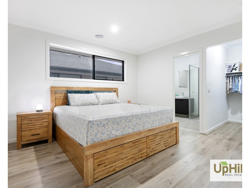 50 Generation Drive, Clyde North VIC 3978