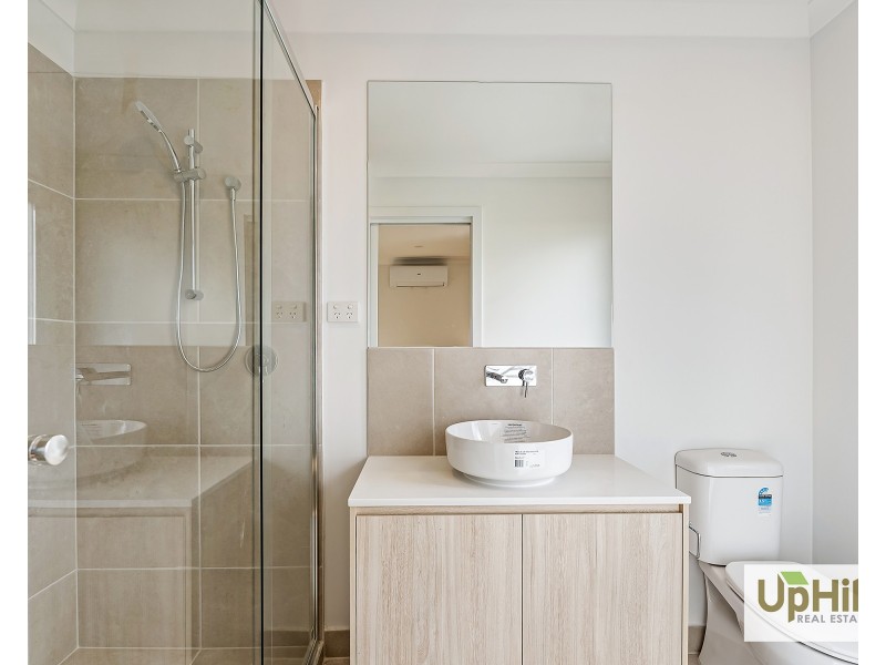 2 Borthwick Parade, Clyde North VIC 3978