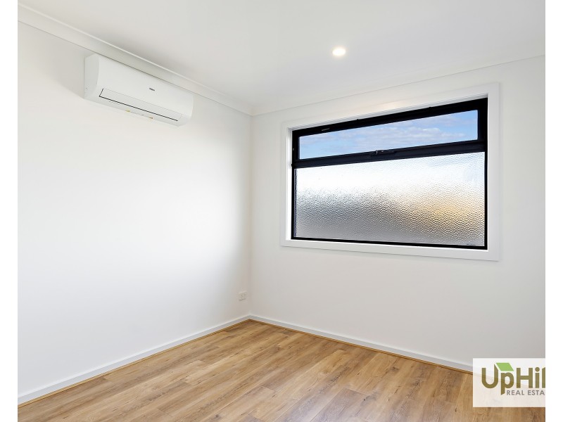 2 Borthwick Parade, Clyde North VIC 3978