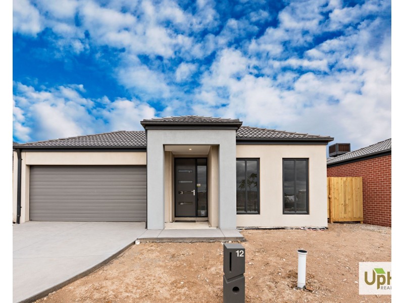 12 Shulze drive, Clyde North VIC 3978