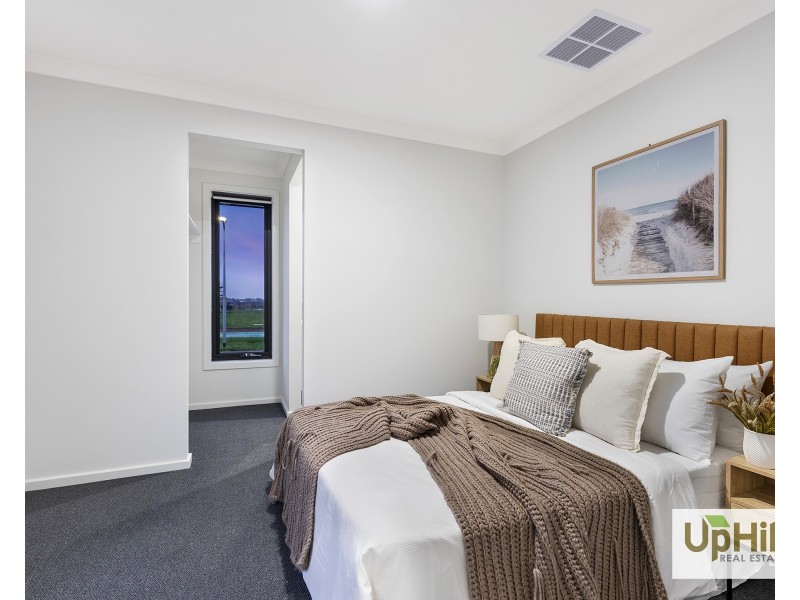 1 Glory Street, Clyde North VIC 3978