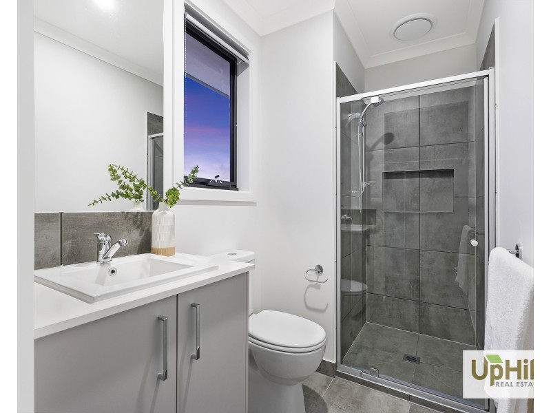 1 Glory Street, Clyde North VIC 3978