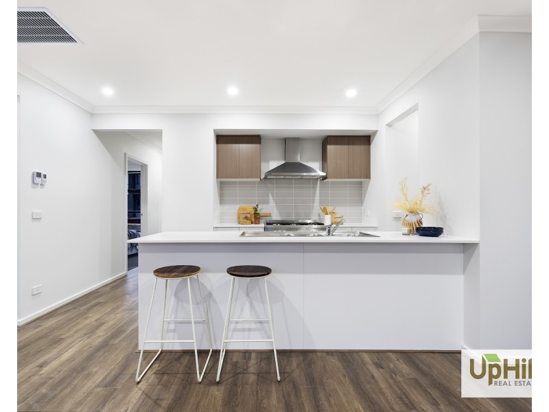 1 Glory Street, Clyde North VIC 3978