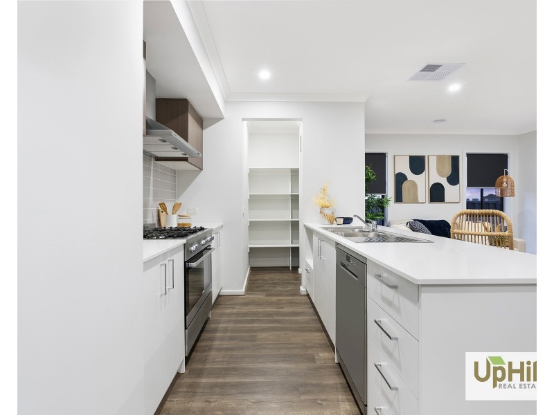 1 Glory Street, Clyde North VIC 3978