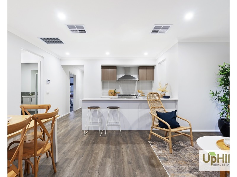 1 Glory Street, Clyde North VIC 3978