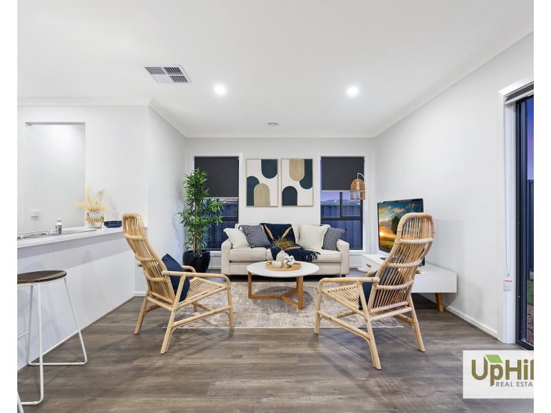 1 Glory Street, Clyde North VIC 3978