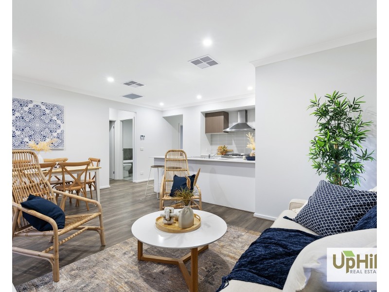 1 Glory Street, Clyde North VIC 3978