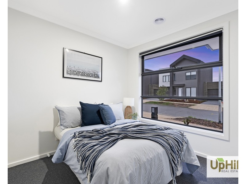 1 Glory Street, Clyde North VIC 3978