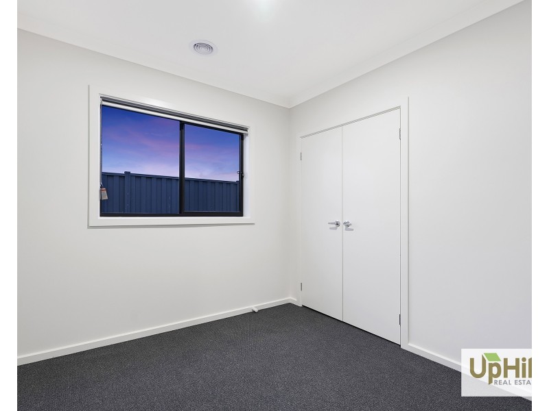 1 Glory Street, Clyde North VIC 3978