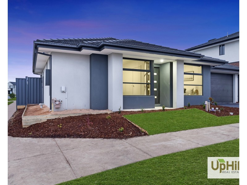 1 Glory Street, Clyde North VIC 3978