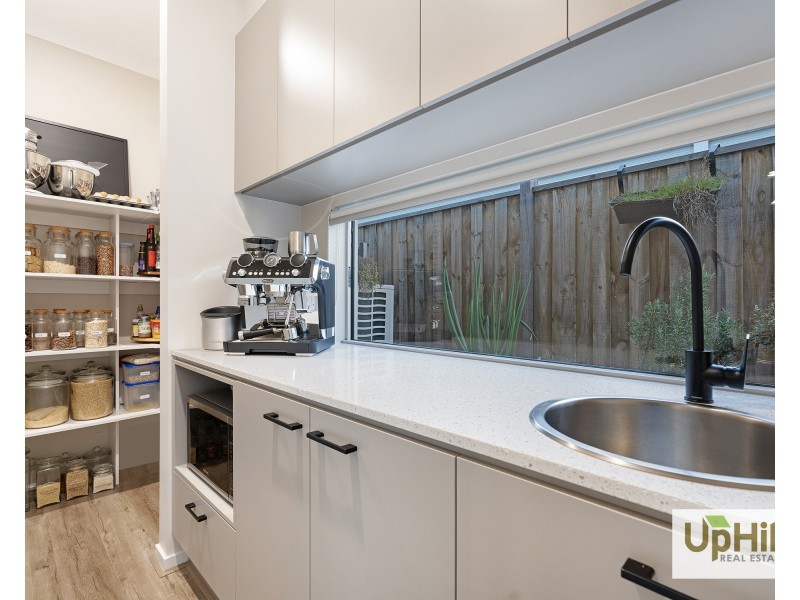 36 Vielo Circuit, Clyde North VIC 3978