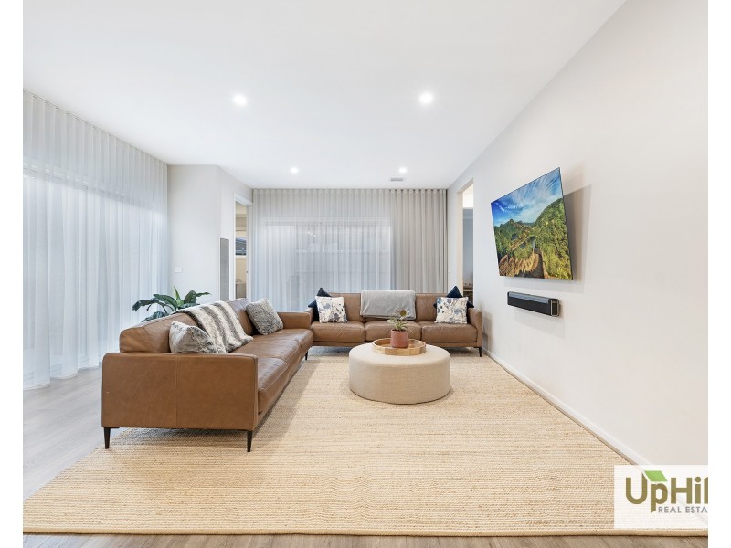 36 Vielo Circuit, Clyde North VIC 3978