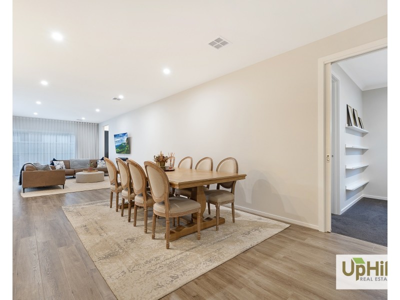 36 Vielo Circuit, Clyde North VIC 3978