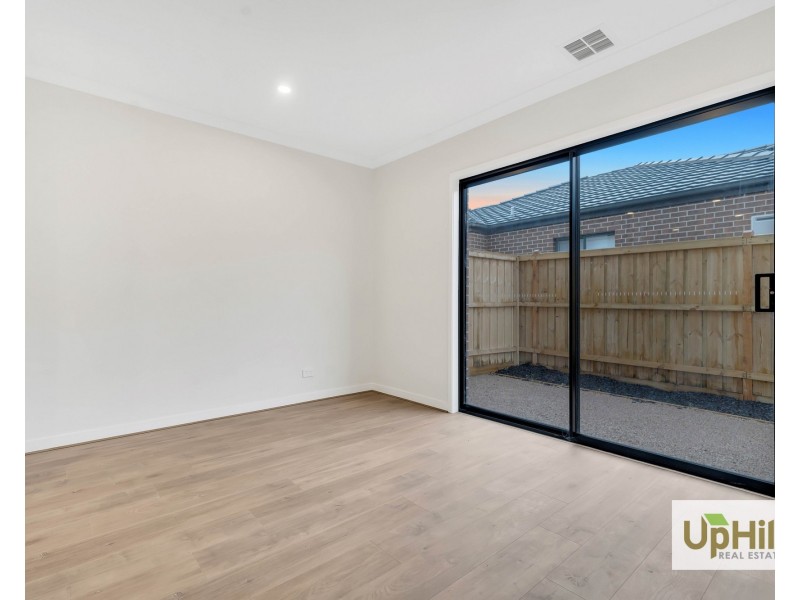 46 Treehouse Avenue, Clyde VIC 3978