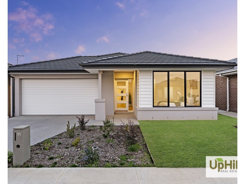11 Boboli Avenue, Clyde North VIC 3978