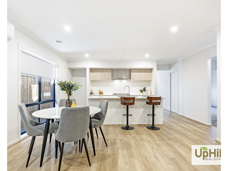 11 Boboli Avenue, Clyde North VIC 3978