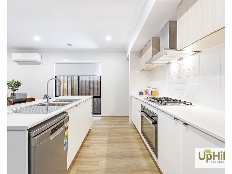 11 Boboli Avenue, Clyde North VIC 3978