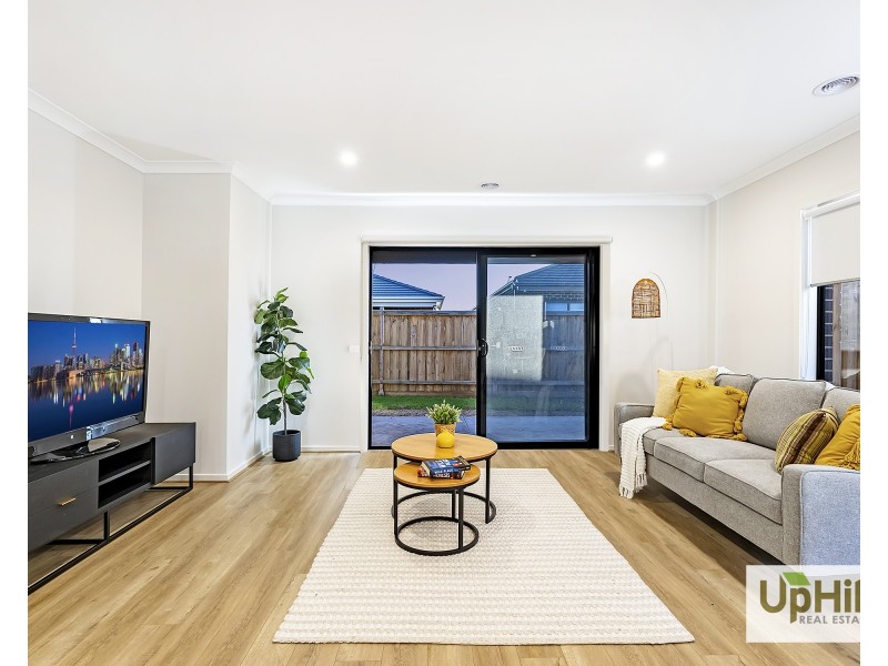 11 Boboli Avenue, Clyde North VIC 3978