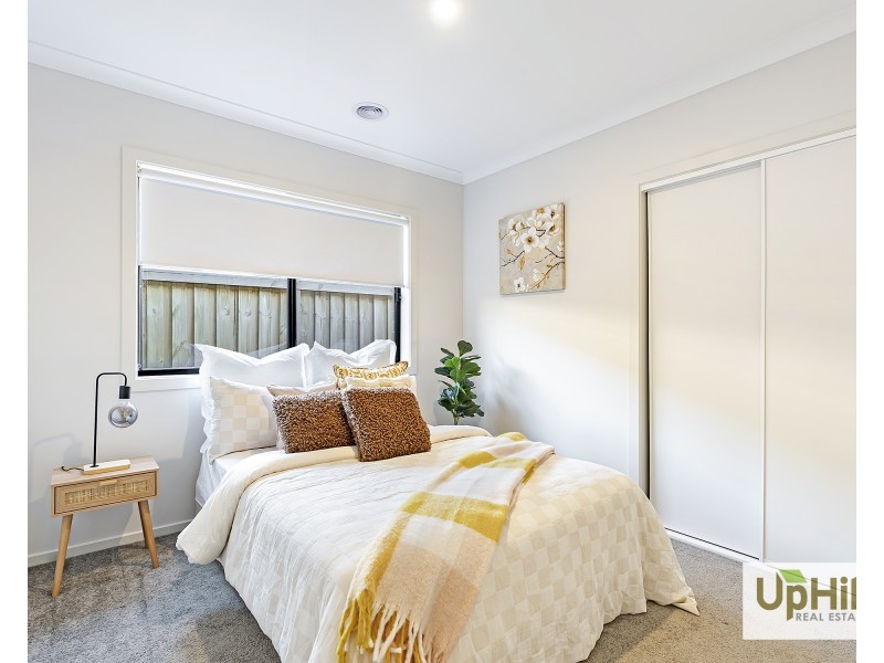 11 Boboli Avenue, Clyde North VIC 3978